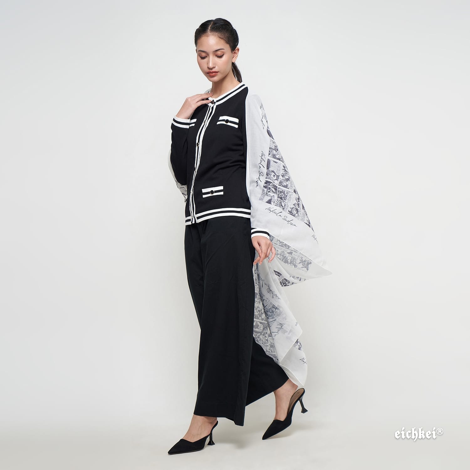 Scarf eichkei Nakula Sadewa